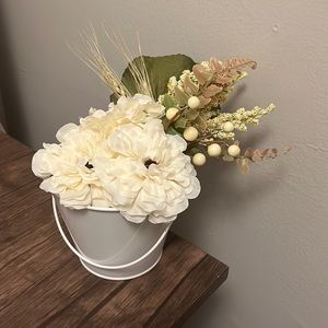 Beautifully crafted artificial floral bouquet. 🍂